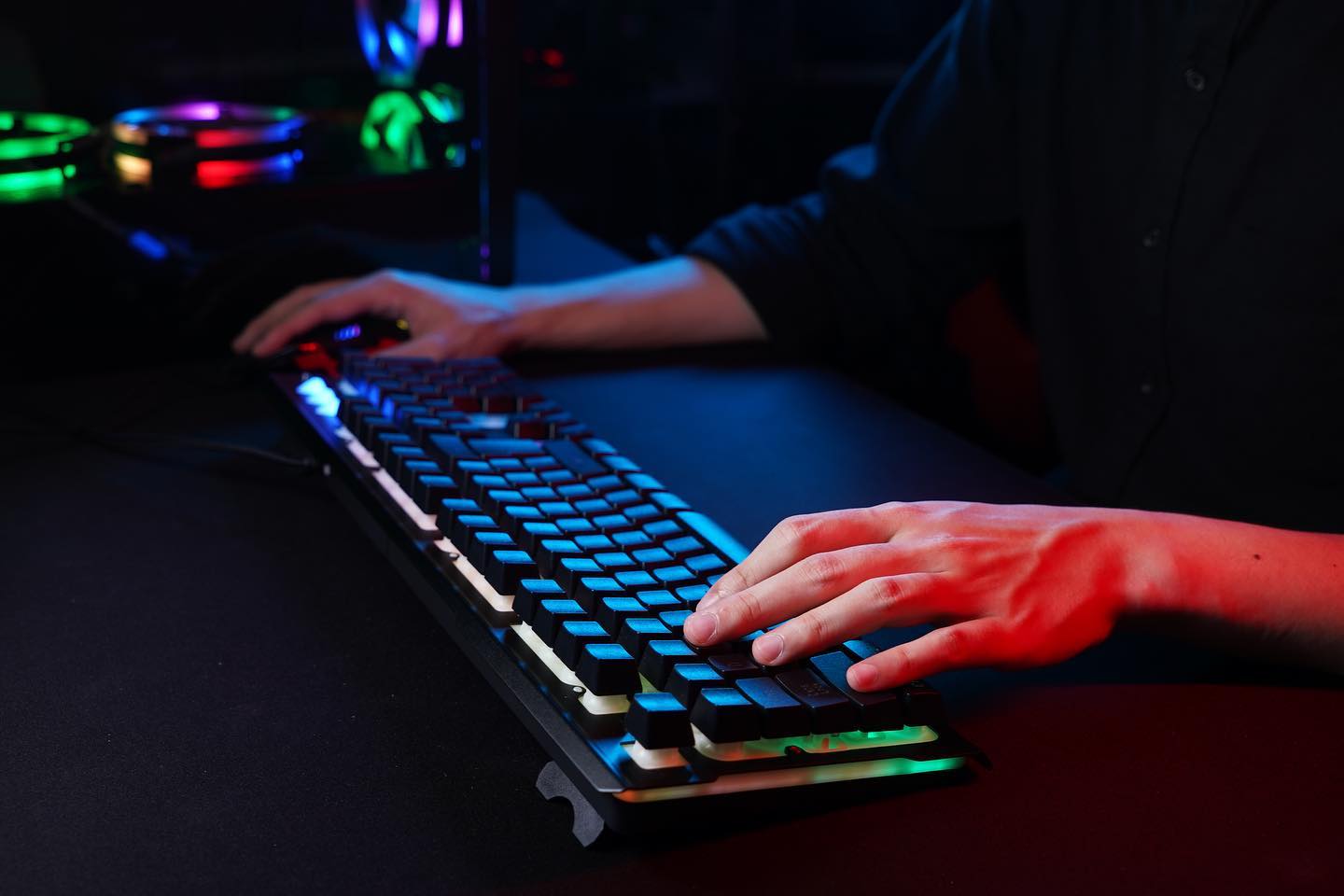 Make your sanctuary with the SOLDIER K612 RGB GAMING KEYBOARD 🌈🌈