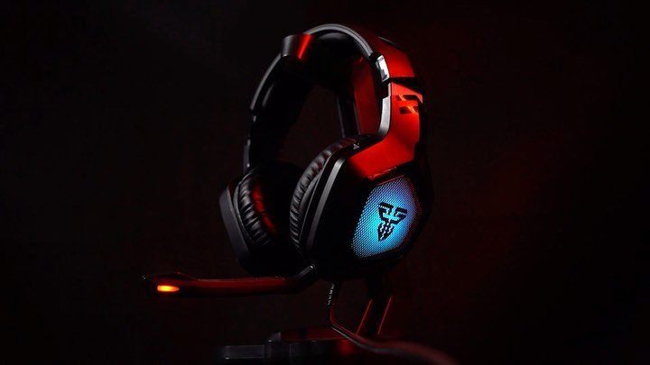 Express yourself with OMNI MH83 Multi-Platform RGB Gaming Headset— equipped with RGB Illumination that will enrich your gaming experience