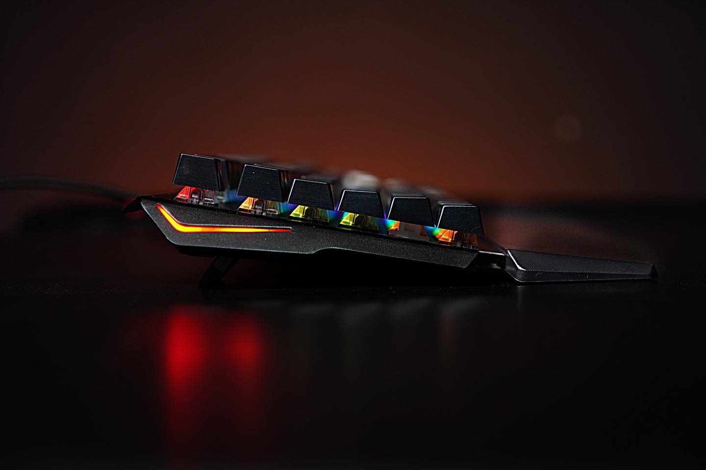 An elite keyboard for everyone to conquer the battlefield.