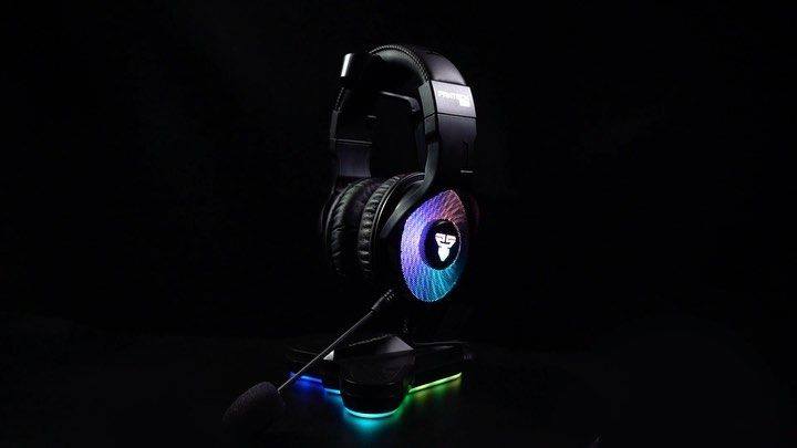 UNBOXING FUSION HG22 RGB Virtual 7.1 surround sound gaming headset. .