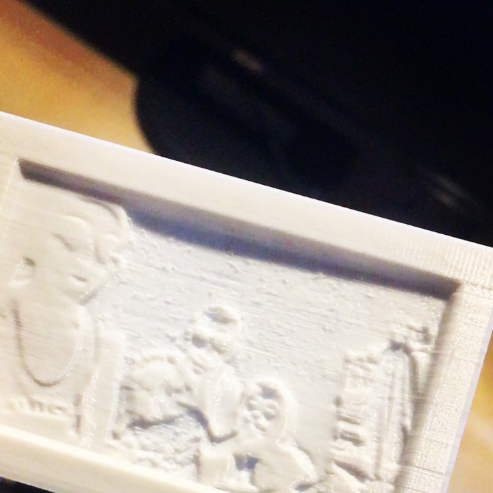 Modern 3d printing technology reproduces the charm of lithophane, a classic drawing form originated from 18th century. Mike Straub's print of his family photo, as a systhesis of the both, well reveals such retro and artistic mood