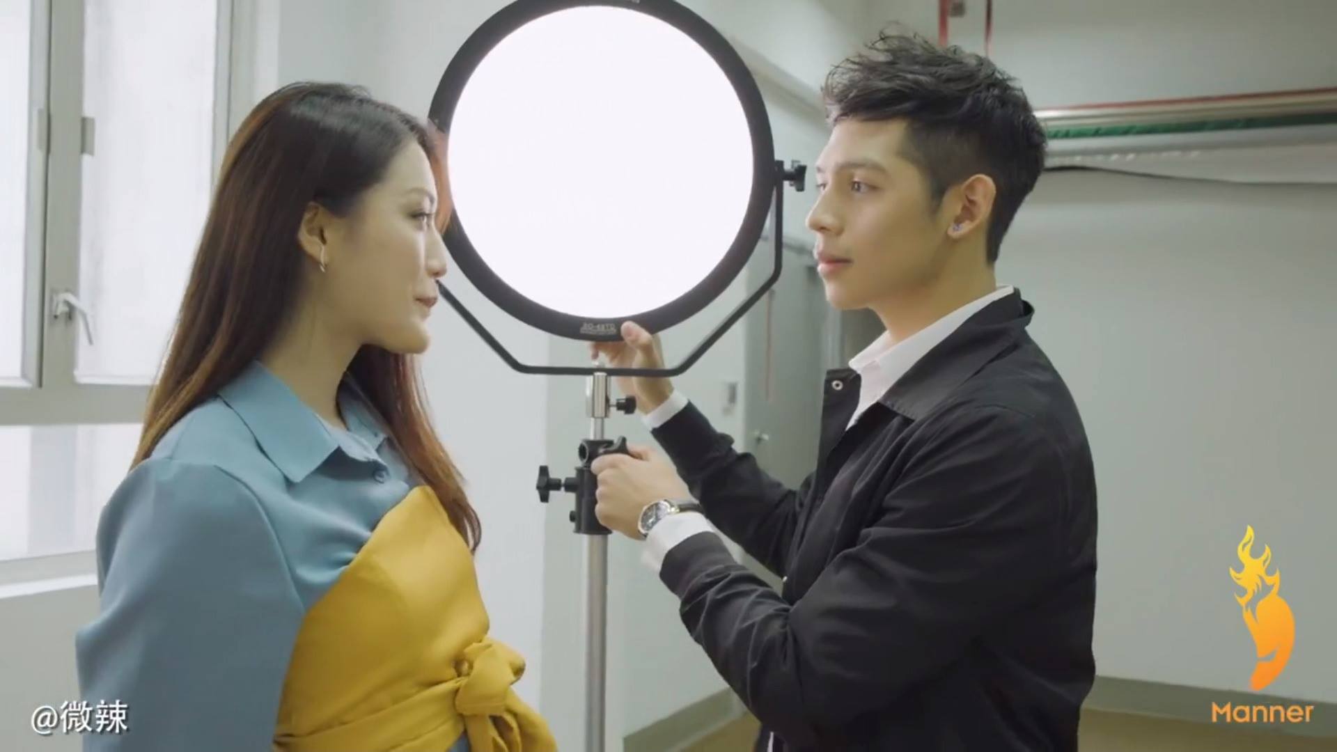 We are grateful that the Falcon Eyes SOPHIEZ LED soft light is being well used in the microfilming industry! Video credits to 微辣 Manner #FalconEyes...