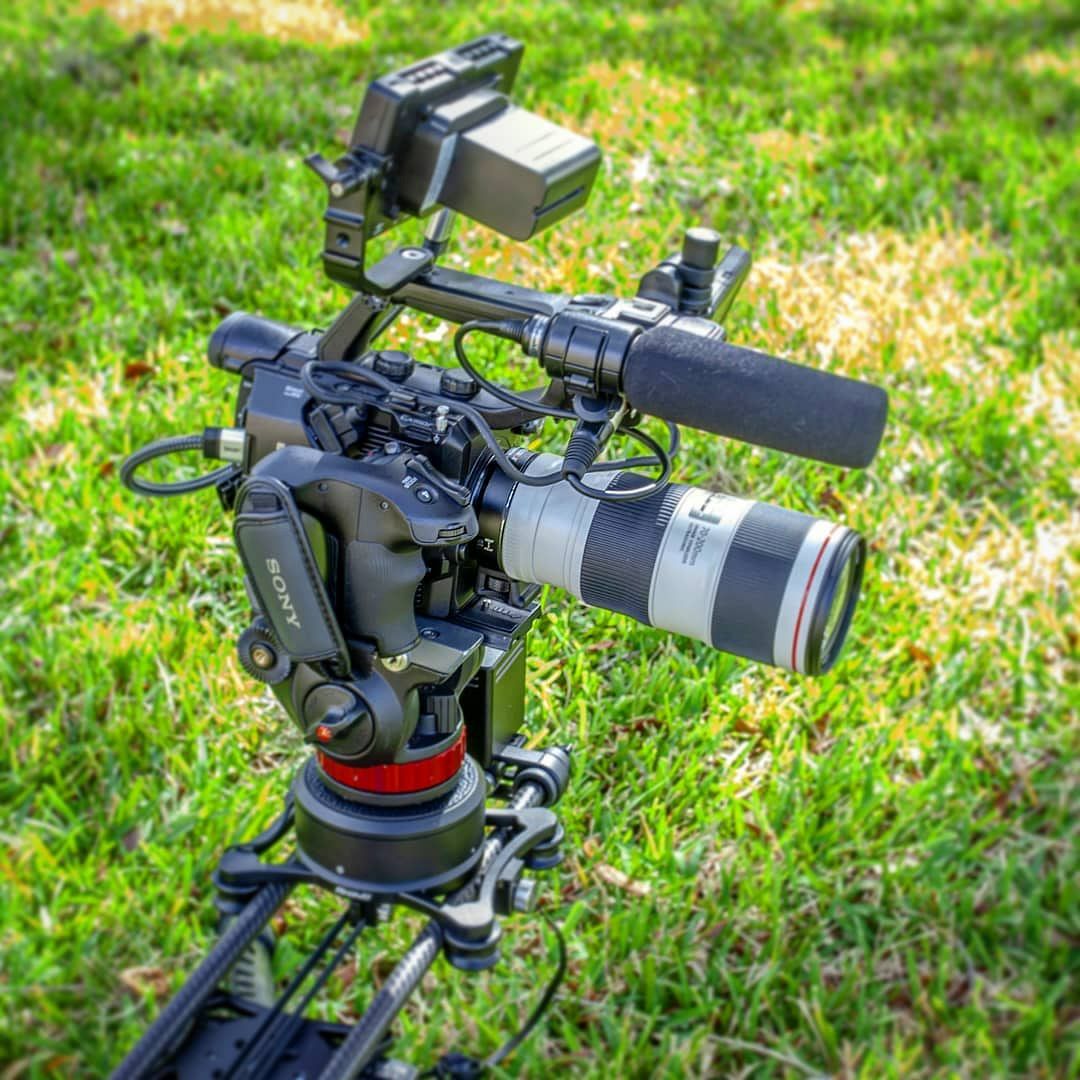 ☀ Enjoy today sunshine, enjoy shooting with Sony FS5, Canon 70-200mm L Series using a Viltrox adapter, Feelworld F570 5.7 inch 4k HDMI field monitor, Rhinocg Evo slider on Benro tripod and BV10H Head. 