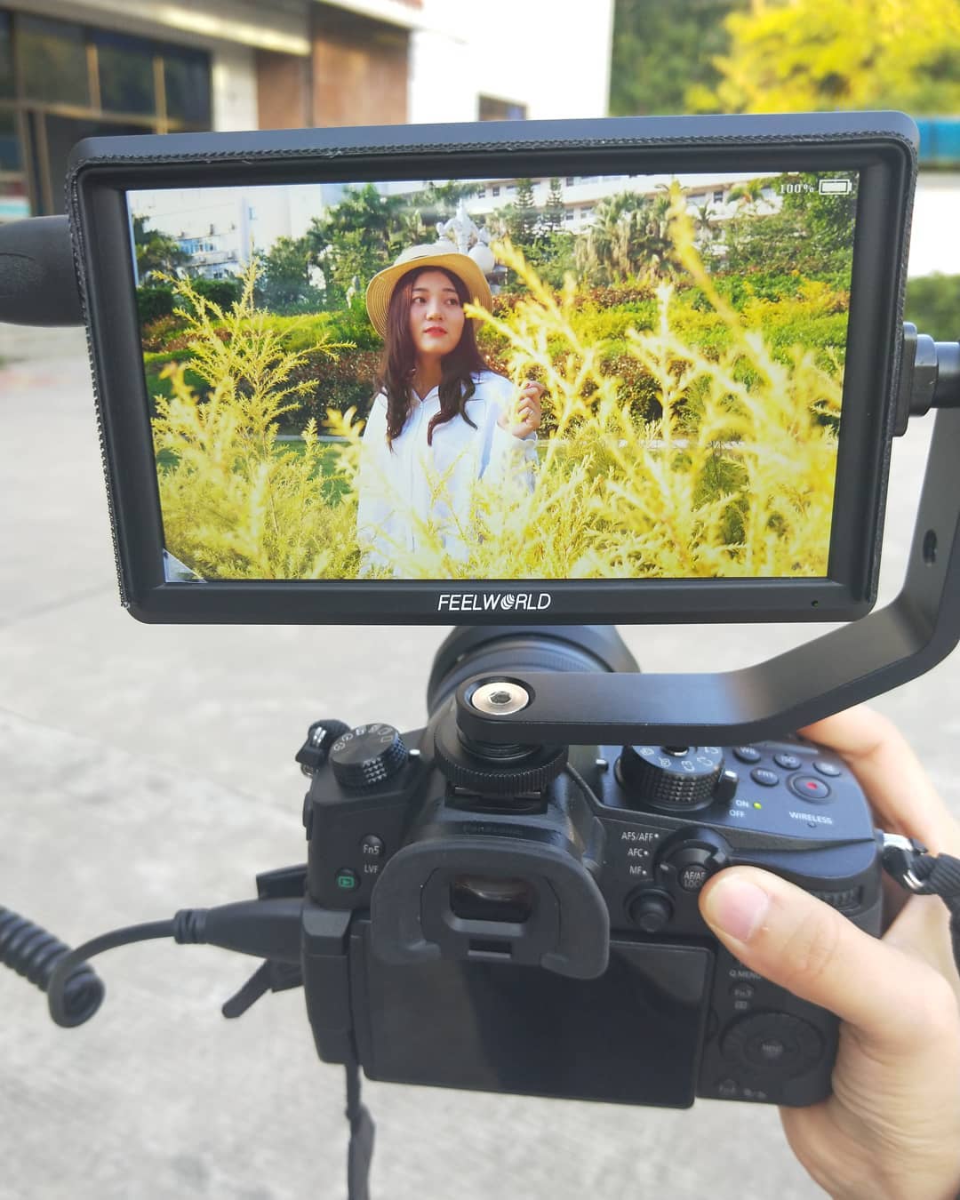 Thin handheld kit, but power ful. When you created a video or photo using FEELWORLD monitor, you will feel it made your overall workflow faster and easier. FEELWORLD New Release FW568 5.5 inch field monitor, special design for gimbal and camera monitoring....