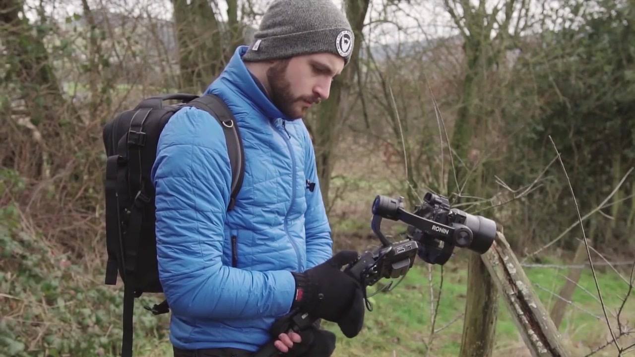 “ I oblige myself to use it even if in the last video that came out i got it was more comfortable on taking videos.” FEELWORLD F5 5’’ field monitor made your video shooting sessions so much easier. Super clear screen, make sure your shot in focus and accurate exposure. Follow Feelworld