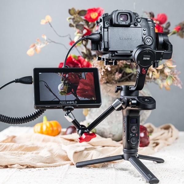 Lightweight easy to use, recomend you the @zhiyuntech weebill + Panasonic GH5 + FEELWORLD F6 PLUS FEELWORLD F6 PLUS 5.5‘’ touchscrenn 3D LUT field Monitor is very lightweight and easy to use. The touch interface is simple and gives you all you need for your shoot. F6 PLUS include focus peaking indicators that highlight parts of the image in sharp focus, ability to mount on 3 sides and the dual battery plate Canon LP-E6, Sony F970 option. Easy Multi-angle Monitoring....