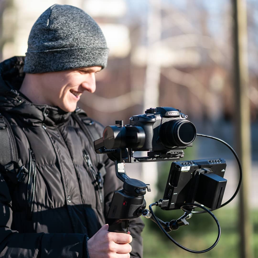 The sun was shining, @alternative_1 got out for a walk to test his gear and photograph a couple of beautiful shots. Amazed by FEELWORLD FW279 7" ultra bright 2200nit field monitor, super clearly and bright can monitoring in directly sunlight what you are shooting. 🔥Setup: ...