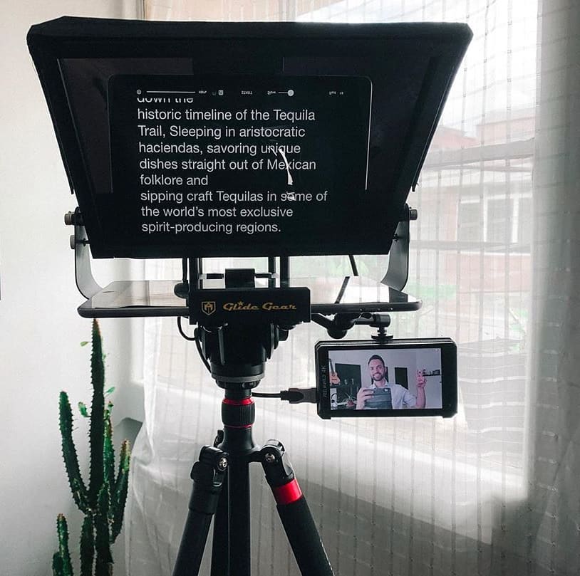 Using a teleprompter and FEELWORLD monitor, flexible for record video and monitoring yourself . 📸 By @gtzmedia