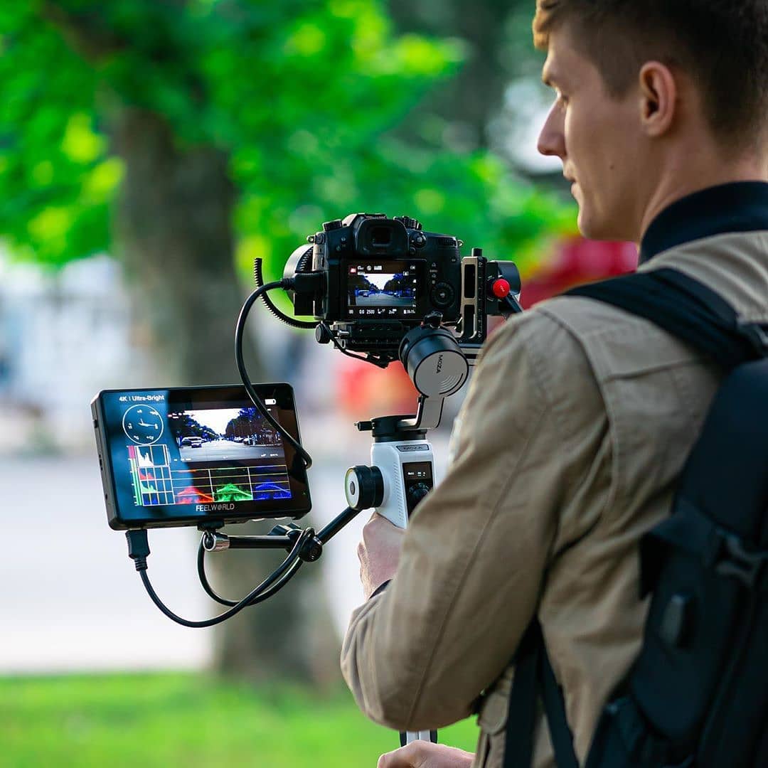 On @alternative_1 YouTube channel, a new review was released on the ultra bright and large on-camera monitor @feelworld_monitor LUT7S 7" ultra bright 2200nit touch field monitor with LUT Waveform! 👆 ———————————————————