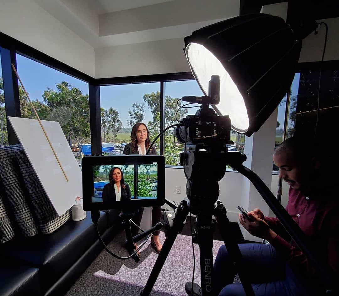 Setup experience share by @iamtamlam It's always nice to have windows already tinted at a location where you are filming the interviews so that the exposure outside is easier to match with the person you're lighting