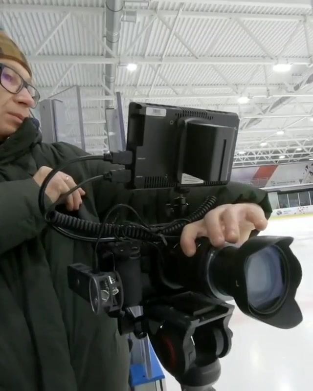 The C47media team at the junior figure skating competition, including the most powerful girls and boys from the @veselye_konki school