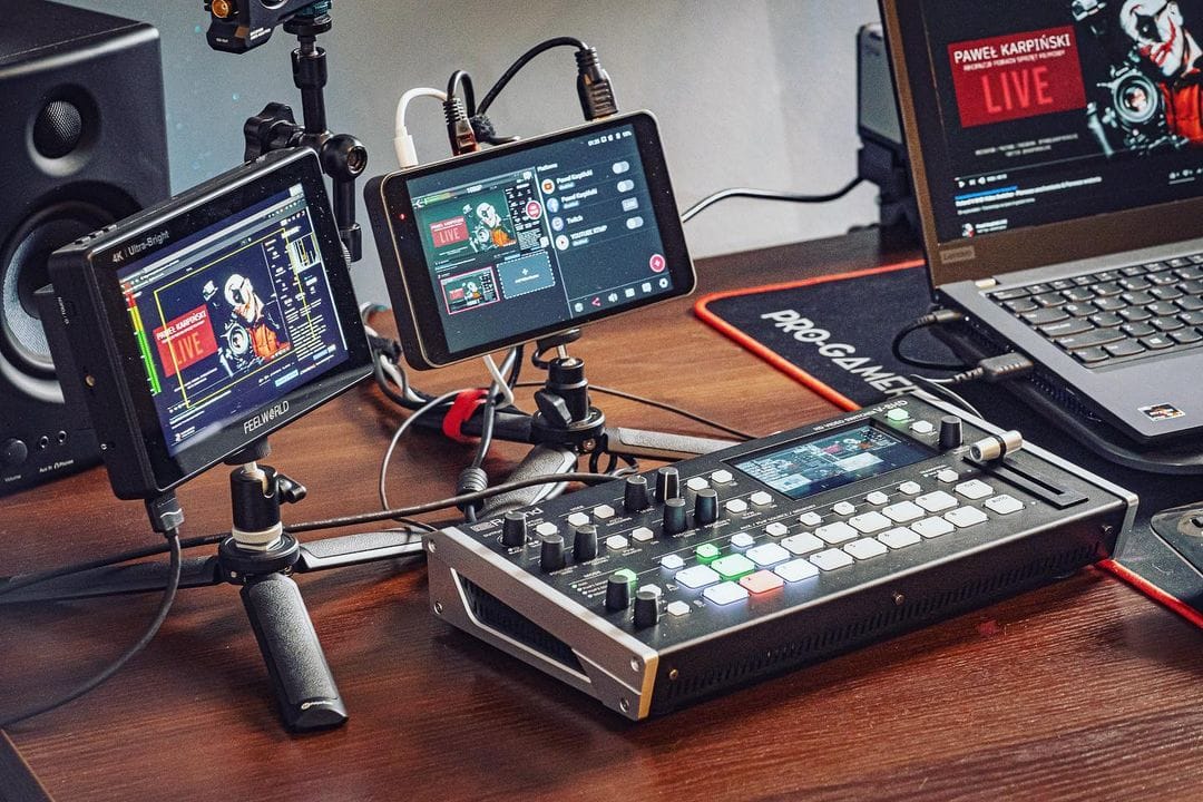 Video Switcher with an additional FEELWORLD LUT7S Pro 7" touch screen monitor as live streaming preview monitor. 📸Setup by @pawelkarpinskilive 🙌Learn more/ order FEELWORLD products:...