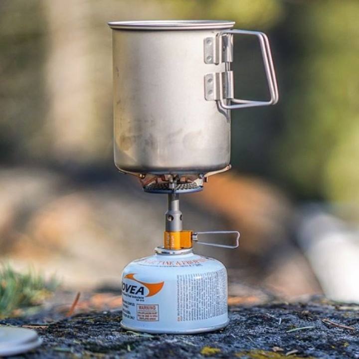 At 1.6 oz, the Titanium Backing Stove, is powerful enough to boil water and light enough to carry in your pack. 