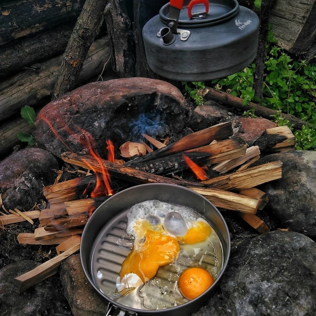 Food tastes better when cooked over fire. 