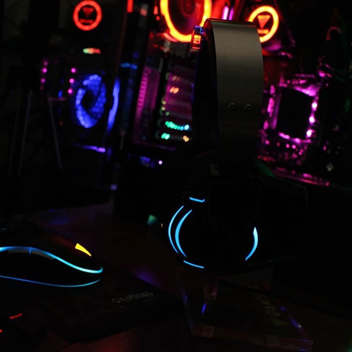 Why not use some #RGB for your gaming peripherals? You can easily transform your battle station into your own #LaLaLand w/ our downloadable HERA software, & make sure to check out our newly released #pc case Talos as well! 