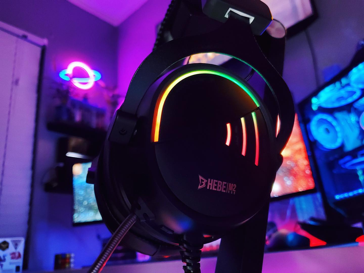 Surround sound can never be enough! Feel the game with HEBE|M2 Gaming Headset! Totally immerse yourself! Indulge yourself with rich sound of bass!