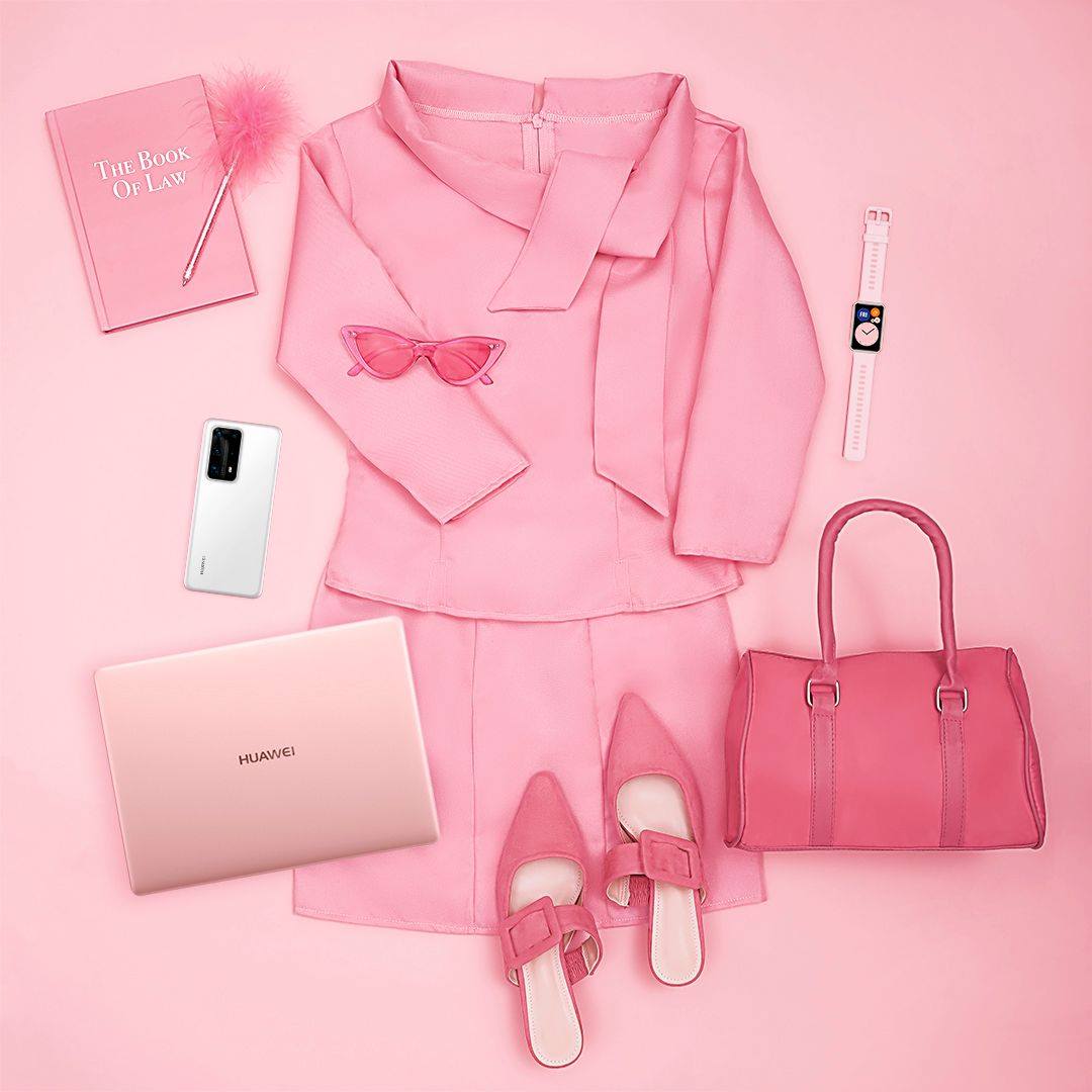 Every outfit needs the perfect accessory. We've paired some Halloween costumes with our favourite Huawei products, to create the perfect look 🧡 