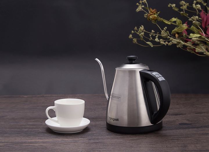 The weather is getting cold, you need #Homgeek Gooseneck Electric Kettle. Whether you like hot water, hot tea or hot coffee, it is a good partner. The best point is the adjustable temperature, which perfects for all you need.