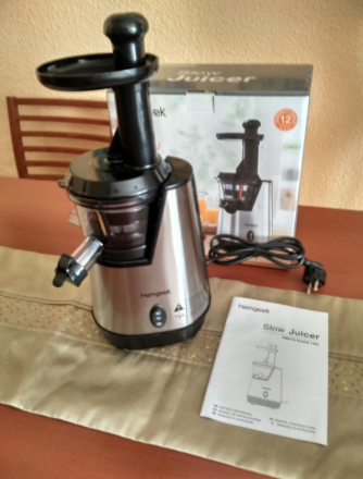 #Homgeek Electric Low-Speed Juicer slowly extracts the juice, which is essential to keep intact the vitamins and nutrients of fruits and vegetables. It also has a very modern and attractive design, which fits well in any place in the kitchen😎