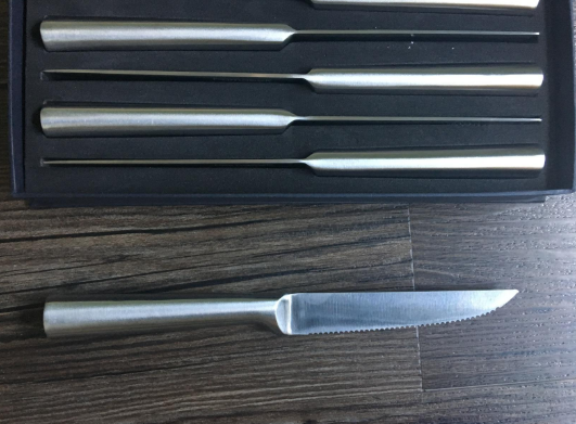 #Homgeek 6-Piece Steak Knife Set has a good cutting edge which is excellent for daily use. They are very sharp and the handles have a very good grip😎