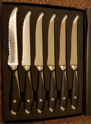 The quality of #Homgeek Steak Knives Set is superb and the sharpness of the blade is fantastic. The handle has a solid smooth metallic fell which makes handling easy. 