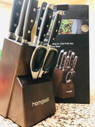 Thanks for the photo of our customer Bonnie, and she said: "I very recommend #Homgeek kitchen knife set for you. They're still the sharpest knives I’ve ever had, as well as the kitchen shears included in the set, which gets praise for being "very well made" and "fantastic."