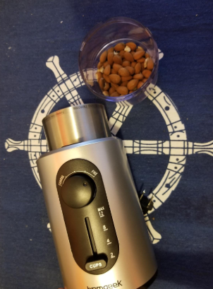 #Homgeek Electric Coffee Grinder features 5 precision grind settings from coarse to fine and 4 cup level settings. It will grind your favorite coffee beans fast and easily!