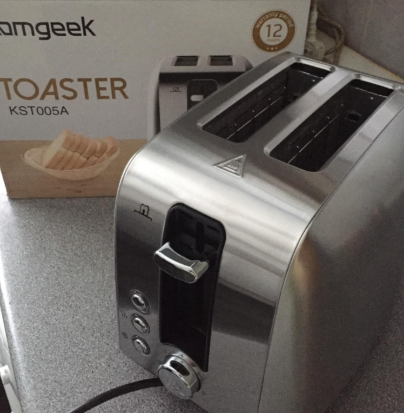 #Homgeek 2 Slice Toaster with 7 Browning Levels has a wide slot and it is deep enough to fit a lot of the deep sliced loaves that are available. It works really well.