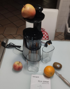 #Homgeek Electric Low-Speed Juicer can extract up to 30% more juice and 40% more vitamins and minerals, reduces nutrient loss and healthier. 