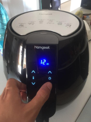 #Homgeek 1500W Touch Control Air Fryer uses little or no oil, provides you a more healthy life. You can't miss it!