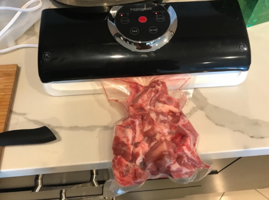 In hot summer, you must need a #Homgeek Vacuum Sealer. It keeps food fresh up to 10 times longer.