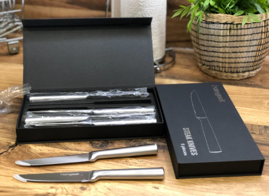 #Homgeek 6-Piece Steak Knife Set has a nice design and both solid and lightweight. The knife is easy to hold and comfortable for use. Really recommend it.