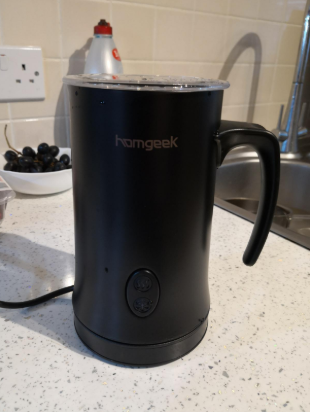 #Homgeek Electric Milk Frother is the best way to froth milk for home use. Very quick to heat and easy to clean. You can easily enjoy coffee with milk foam.